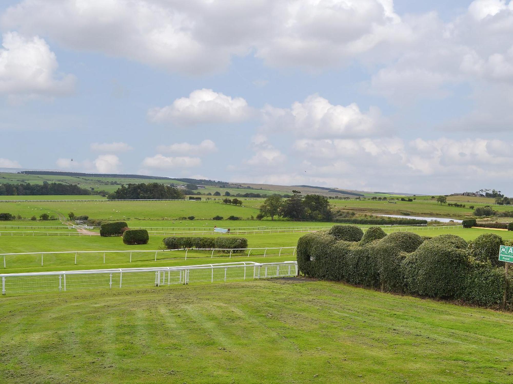 The Racecourse Lodge Хексам Екстериор снимка